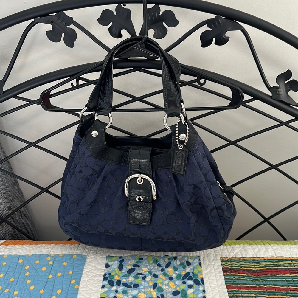 COACH SOHO LYNN SIGNATURE NAVY JACQUARD LEATHER HOBO SHOULDER HANDBAG F16045